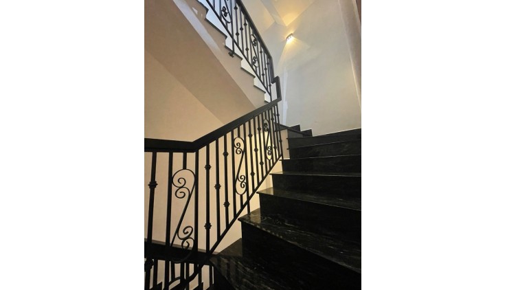 HẺM XE TẢI THÔNG, 42M2, LÔ TƯ, SÁT CHỢ GÒ XOÀI, 5 TẦNG 5PN GIÁ 5.9 TỶ
